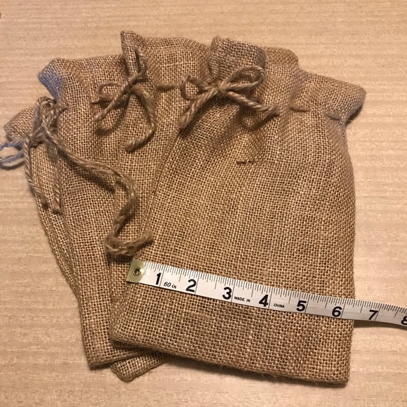 Burlap Gift Bags Draw String Set of 4 - Picture 3 of 3